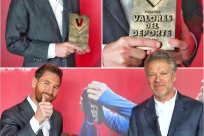 🚨 𝗕𝗥𝗘𝗔𝗞𝗜𝗡𝗚 ! Leo Messi has been honoured as the most beloved player in FC Barcelona’s history by ‘SPORT’— a recognition that reflects his unmatched legacy at the club! 🏆