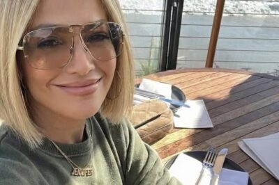 Jennifer Lopez has officially covered up her Ben Affleck tattoo. In case you’re new here, Ben and Jen got matching tattoos in February 2023, right around Valentine’s Day.