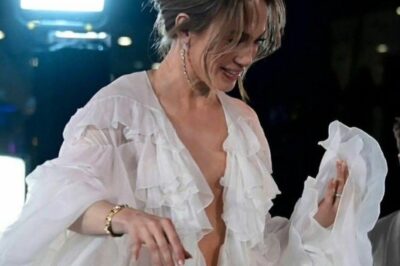 Jennifer Lopez set Las Vegas ablaze 🔥 as she kicked off opening night of her Up All Night residency at the iconic Colosseum in Caesars Palace. From jaw-dropping choreography to show-stopping costumes ✨, J.Lo proved she’s still the ultimate entertainer. Fans were left buzzing 😍, calling the night unforgettable and pure Vegas magic. 🎤💃