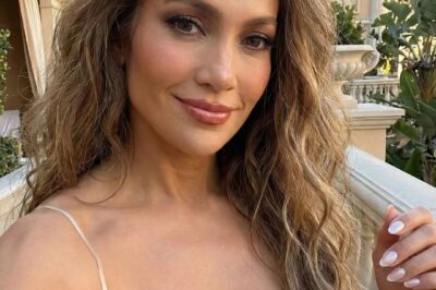 Jennifer Lopez has built a career on transformation. From Bronx-born dreamer to global superstar, from pop icon to film actress, from red-carpet royalty to business mogul — every chapter of her life feels larger than the last. Yet beneath the spotlight, the glamour, and the relentless ambition, there is something quietly consistent about her: Jennifer Lopez is, at heart, a romantic. 💫