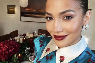 Jennifer Garner and Jennifer Lopez both attended the 83rd Golden Globe Awards ceremony on Sunday, but didn’t pose together on the red carpet, despite there being “no drama” between the two.