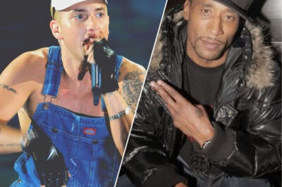 Eminem once fell into a depression because one rapper was so good — he genuinely thought he’d never measure up and almost quit rap. In a past interview, Em admitted there was an entire summer where he couldn’t write a single rhyme, because he was completely shaken by the skill — and the “cool factor” — of a hip-hop legend: Treach from Naughty by Nature. He even confessed he kept thinking: “I’ll never be that good… I should just quit.” And it didn’t stop there — Eminem said he felt a similar slump when Nas dropped Illmatic. Hard to believe now, but the artist who once wanted to walk away… is the same one who later ended up on top.