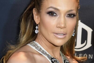 Jennifer Lopez’s go-to appears to be a flap bag, much like this one.