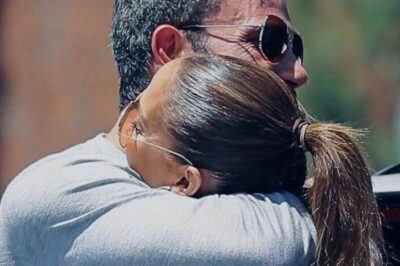 Jennifer Lopez and Ben Affleck Reunite at L.A. Mall with His Son Sam to Shop for Holiday Gifts for His Kids